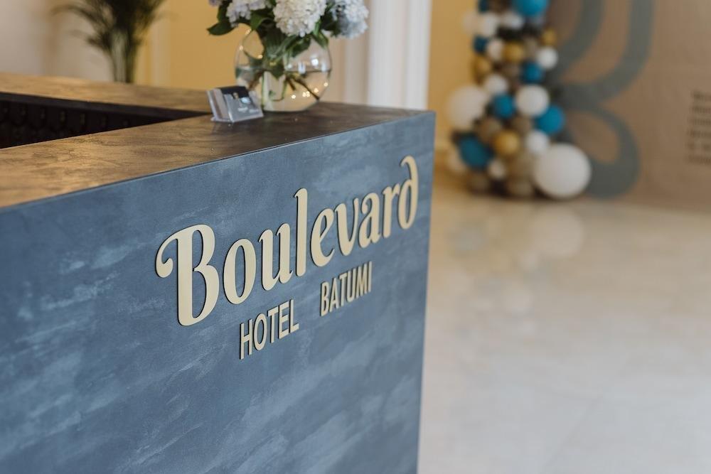 Boulevard Hotel Батумі Екстер'єр фото
