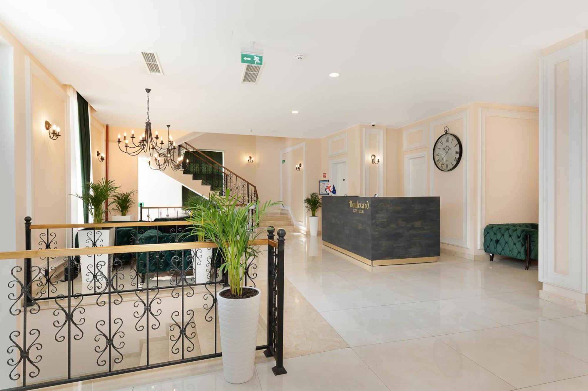 Boulevard Hotel Батумі Екстер'єр фото